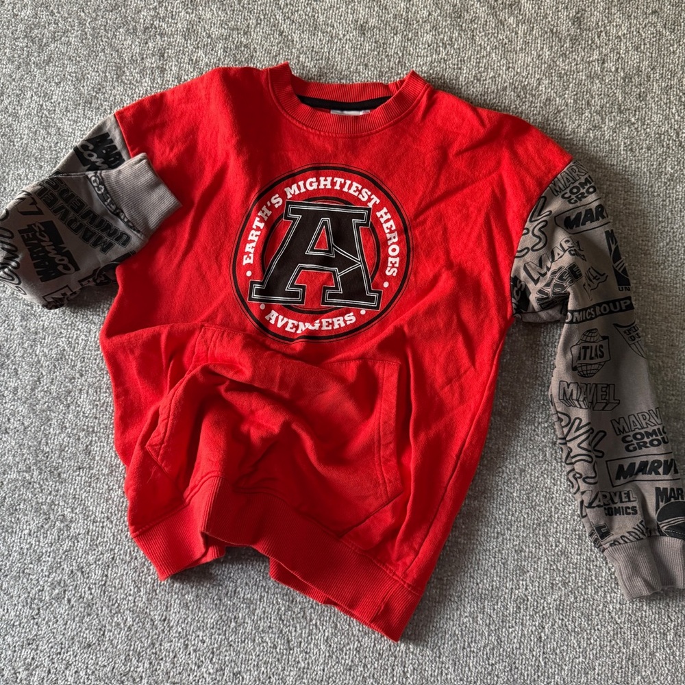 Marvel Avengers Red and Black Kids Large Crewneck Sweatshirt w/Pockets